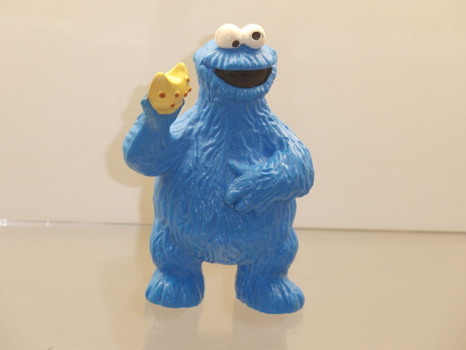 Sesamstraße: Bullyland 1997: Krümelmonster (Schlüsselanhänger, ohne Schlüsselkette) Sesamstraße: Bullyland 1997: Krümelmonster (Schlüsselanhänger, ohne Schlüsselkette)