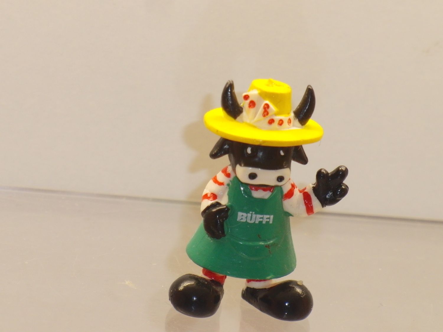 Werbefiguren: Günther Cornufera GmbH: Büffi als Gärtner (ohne Schlüsselkette) Werbefiguren: Günther Cornufera GmbH: Büffi als Gärtner (ohne Schlüsselkette)