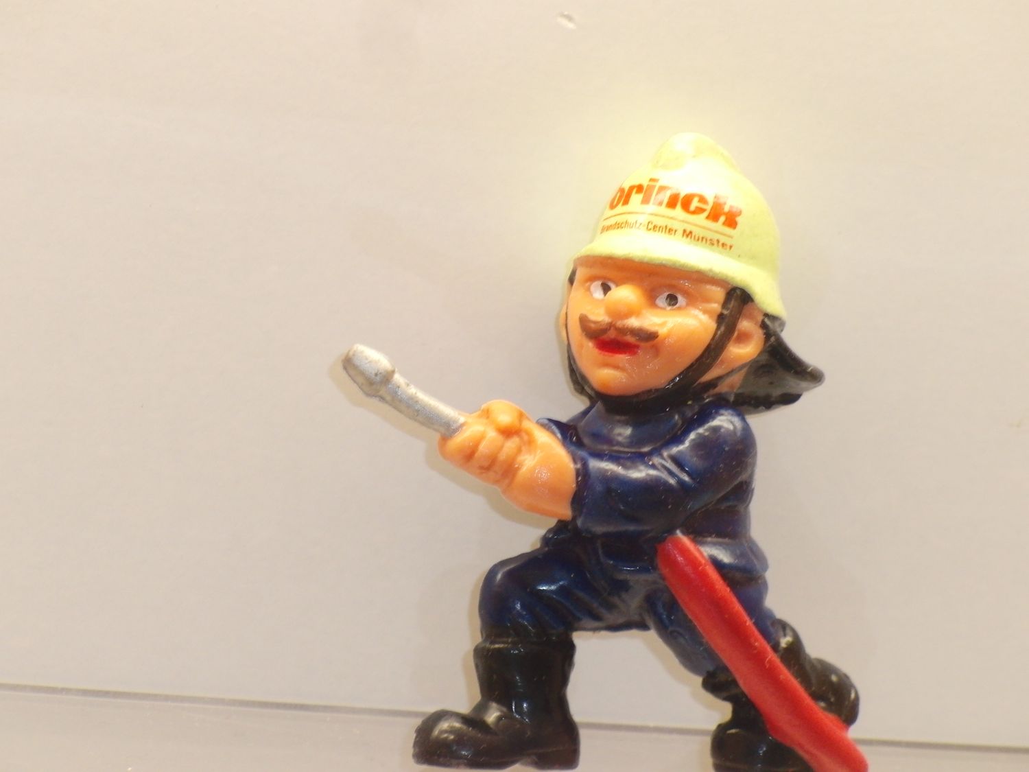 Werbefiguren: Brinck Brandschutz Center Münster: Feuerwehrmann ohne Schlüsselkette