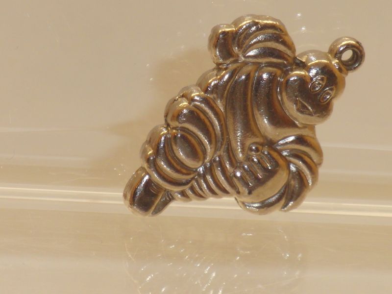 Werbefiguren: Michelin: Michelinmännchen aus Metall (ohne Schlüsselkette) Werbefiguren: Michelin: Michelinmännchen aus Metall (ohne Schlüsselkette)