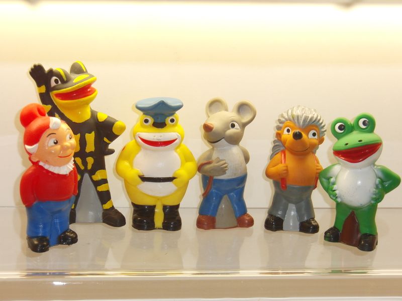 Werbefiguren: Salamander 80er Jahre: Lurchi und seine Freunde: kompletter Satz mit 6 verschiedenen Quietsch-Figuren