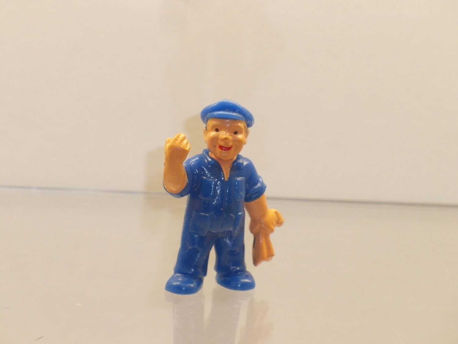 Werbefiguren: Bully  1981:  Darda : Tankwart Werbefiguren: Bully  1981:  Darda : Tankwart