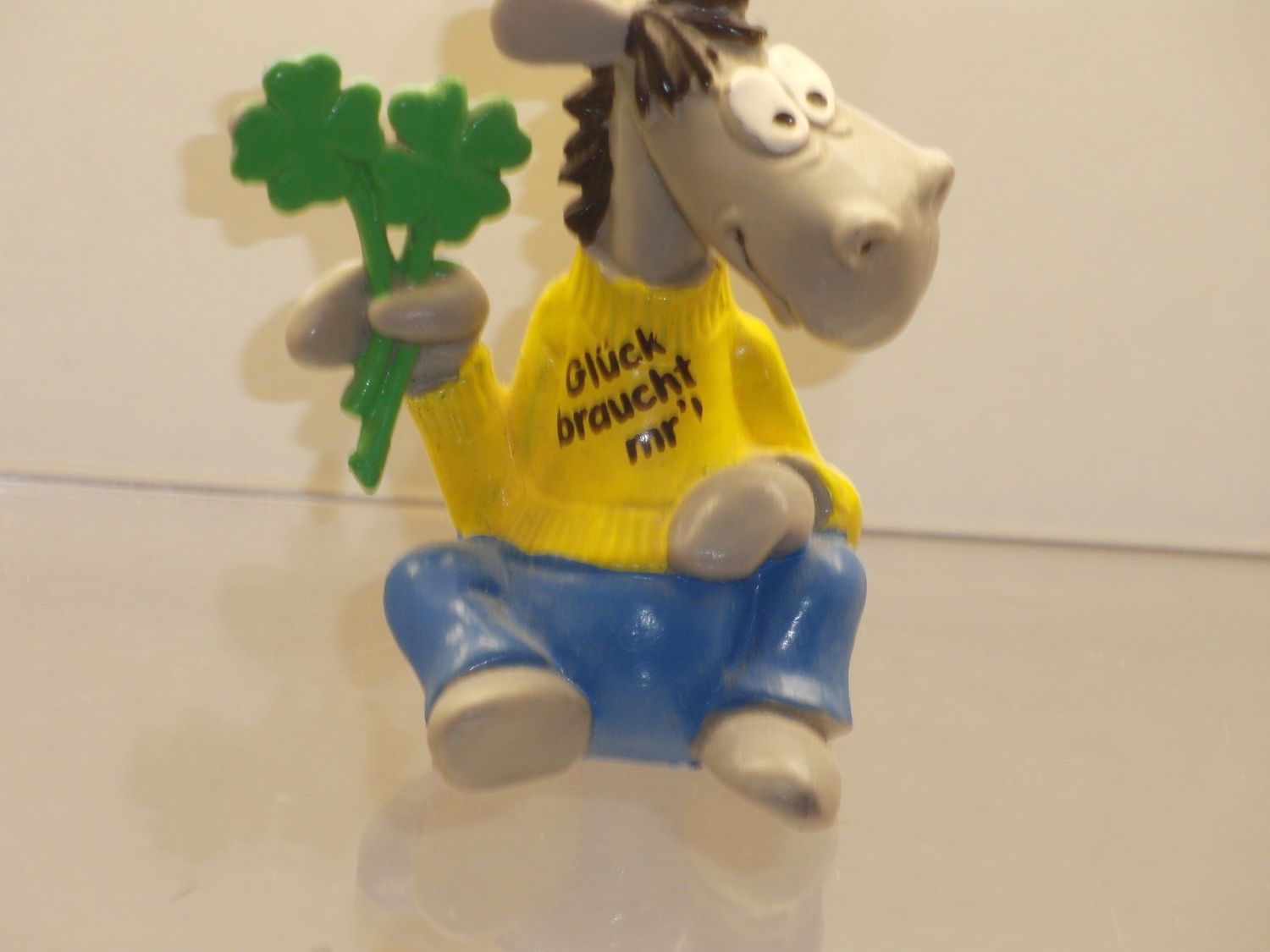 Äffle & Pferdle: Pferdle mit Glücksklee (CE-Zeichen) Aufdruck Glück braucht mr Äffle & Pferdle: Pferdle mit Glücksklee (CE-Zeichen) Aufdruck Glück braucht mr