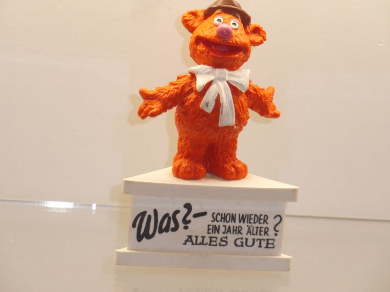 Schleich Figur auf Dreieckssockel: Fozzy Bear Schleich Figur auf Dreieckssockel: Fozzy Bear