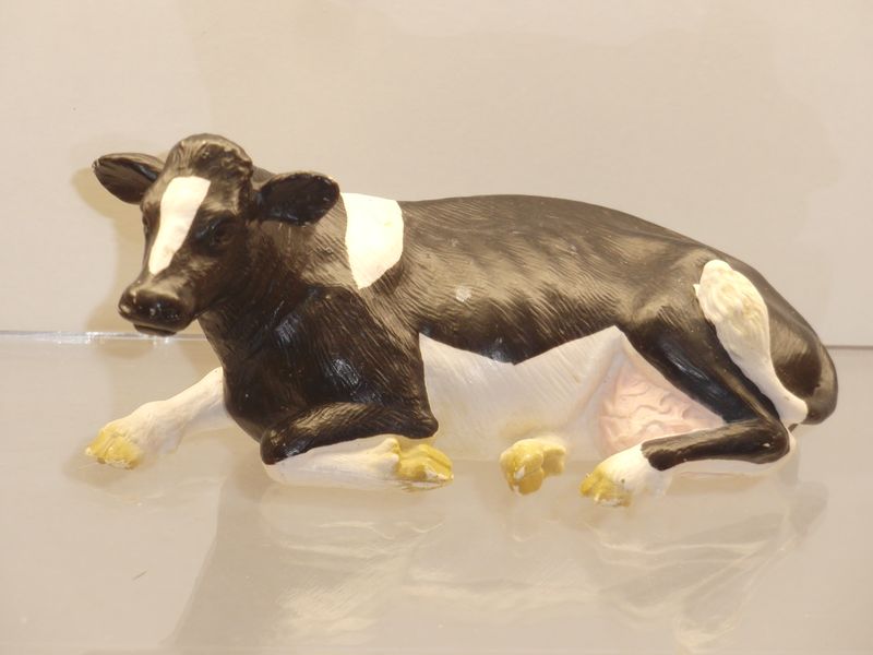 Schleich: 13142 Kuh schwarzbunt liegend Schleich: 13142 Kuh schwarzbunt liegend