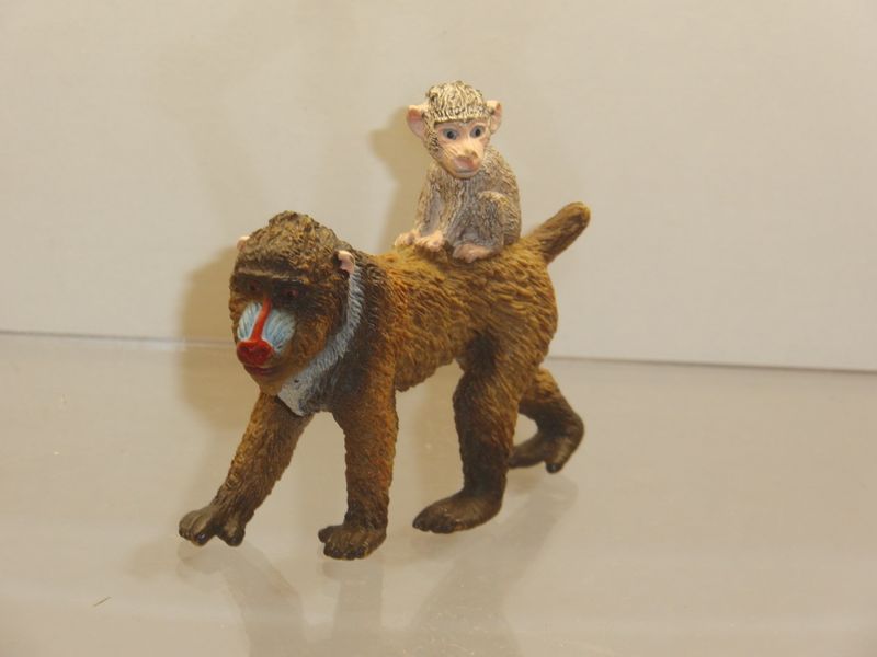 Schleich: 14716 Mandrill Weibchen mit Baby Schleich: 14716 Mandrill Weibchen mit Baby