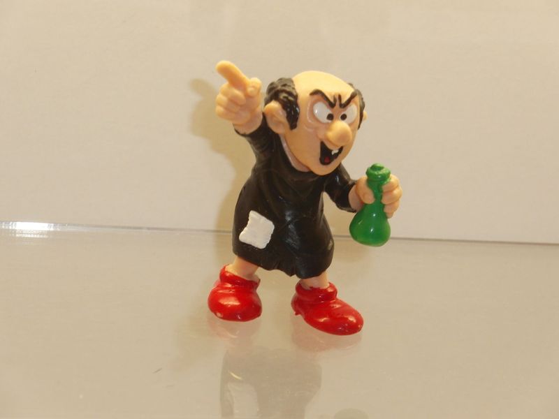 Gargamel mit einem Glas 2.0232 alte Form Bully (ohne Socken) Gargamel mit einem Glas 2.0232 alte Form Bully (ohne Socken)