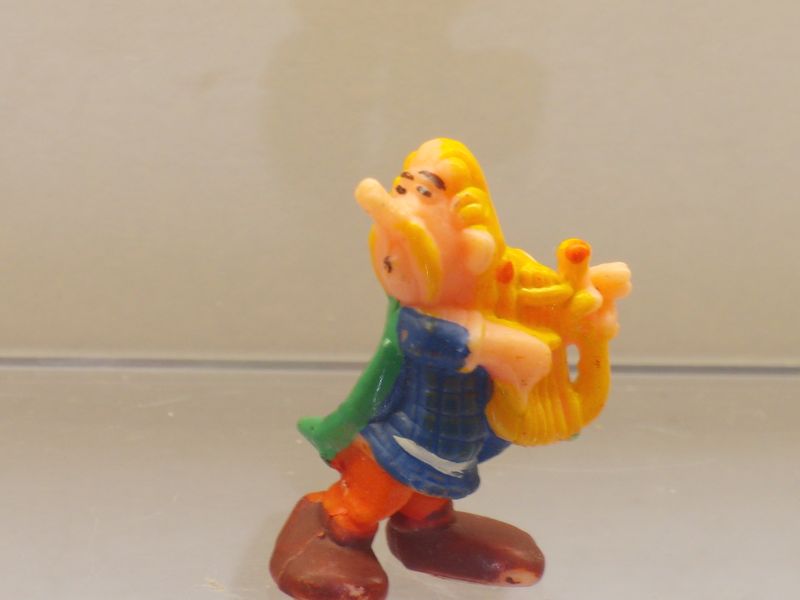 Ü-Ei-Alt-Figuren vor 1981: Asterix 1976: Troubadix