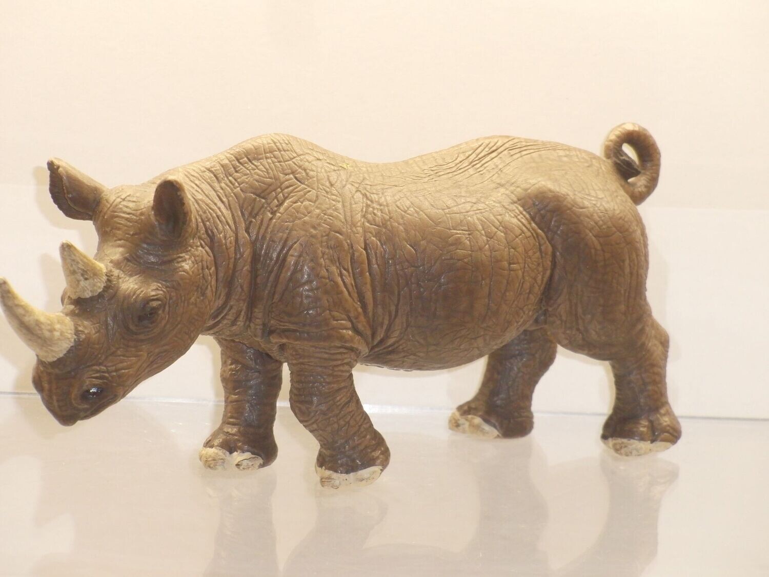 Schleich: 14394 Spitzmaulnashorn Bulle Schleich: 14394 Spitzmaulnashorn Bulle