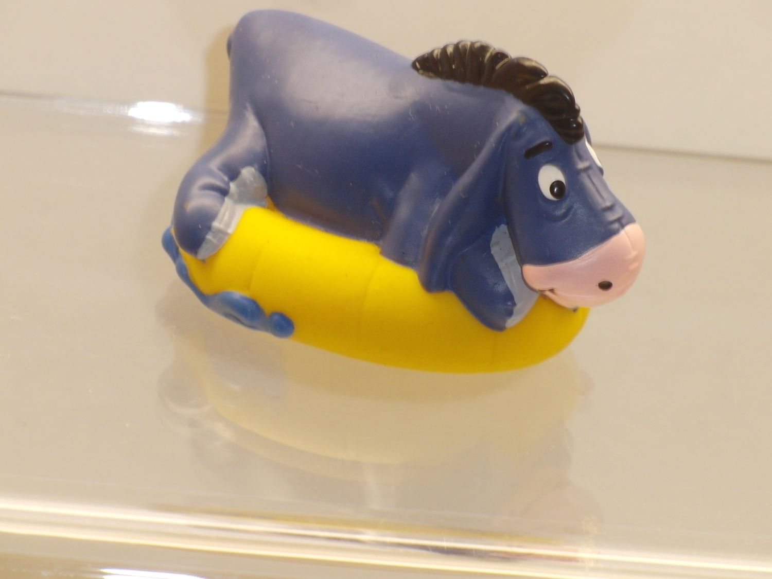 Disney's Winnie Puuh: Bullyland: I-Aah auf Schwimmreifen Disney's Winnie Puuh: Bullyland: I-Aah auf Schwimmreifen