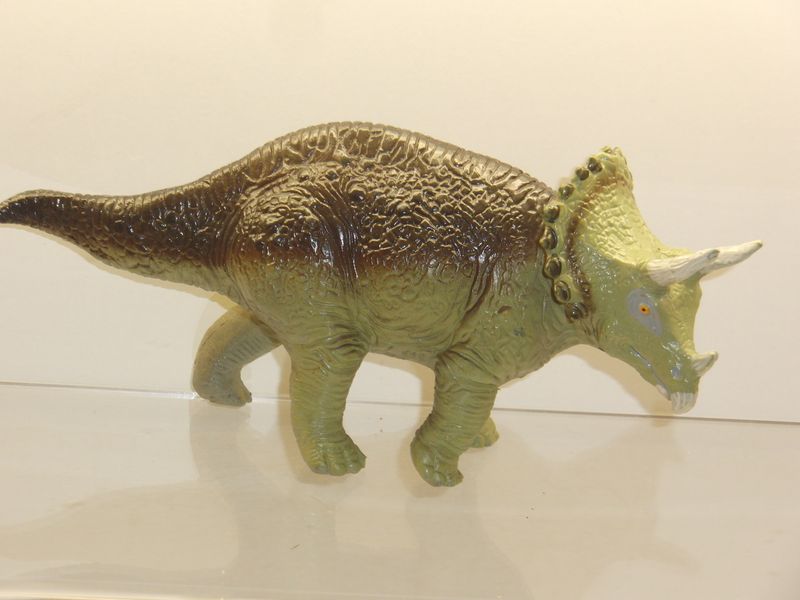 Schleich: Carnegie Collection: 15406 Triceratops Schleich: Carnegie Collection: 15406 Triceratops