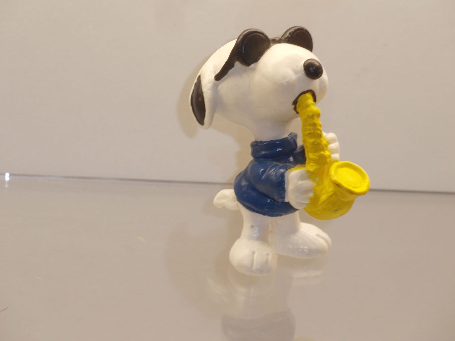 Snoopy/Peanuts: Schleich 1998: Snoopy als Saxophonspieler