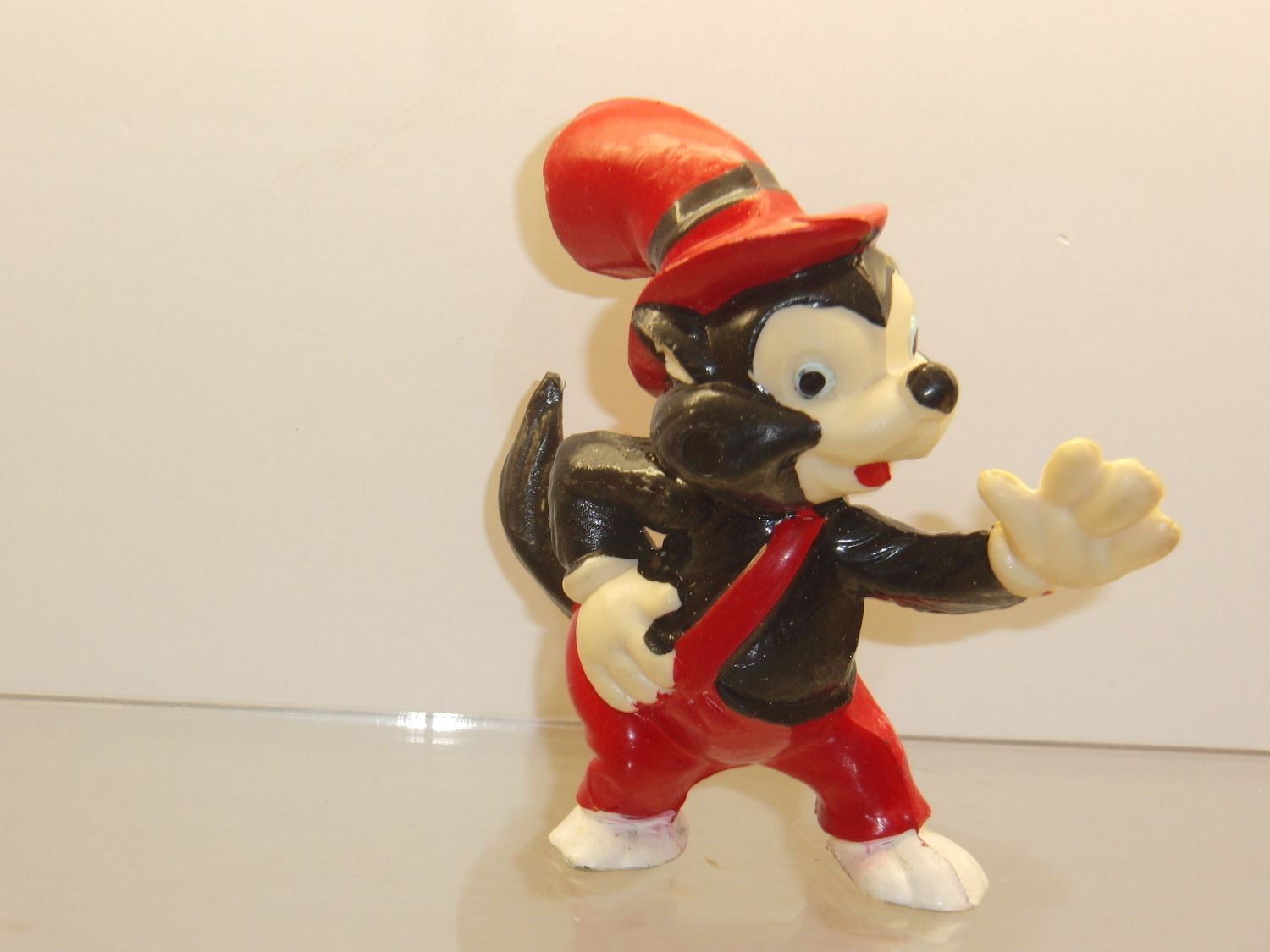 Disney's Drei kleine Schweinchen: Heimo 60er Jahre: Wölfchen Magnum