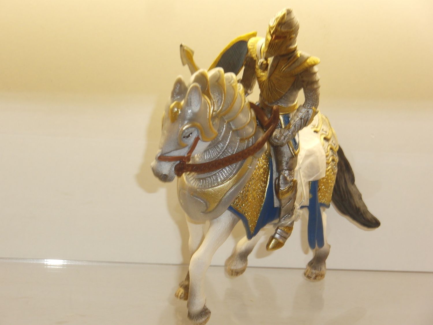 Schleich: 70109 Greifenritter mit Lanze auf Pferd Schleich: 70109 Greifenritter mit Lanze auf Pferd