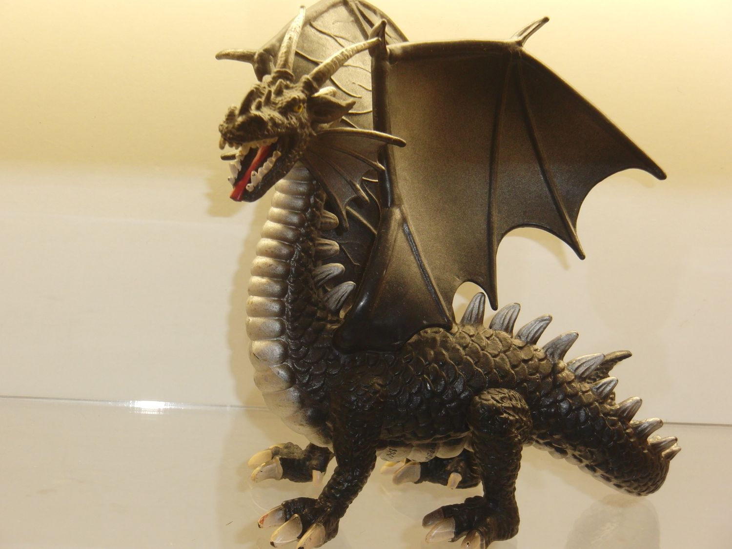 Schleich: 72057 Drache schwarz Schleich: 72057 Drache schwarz "Sonderedition"