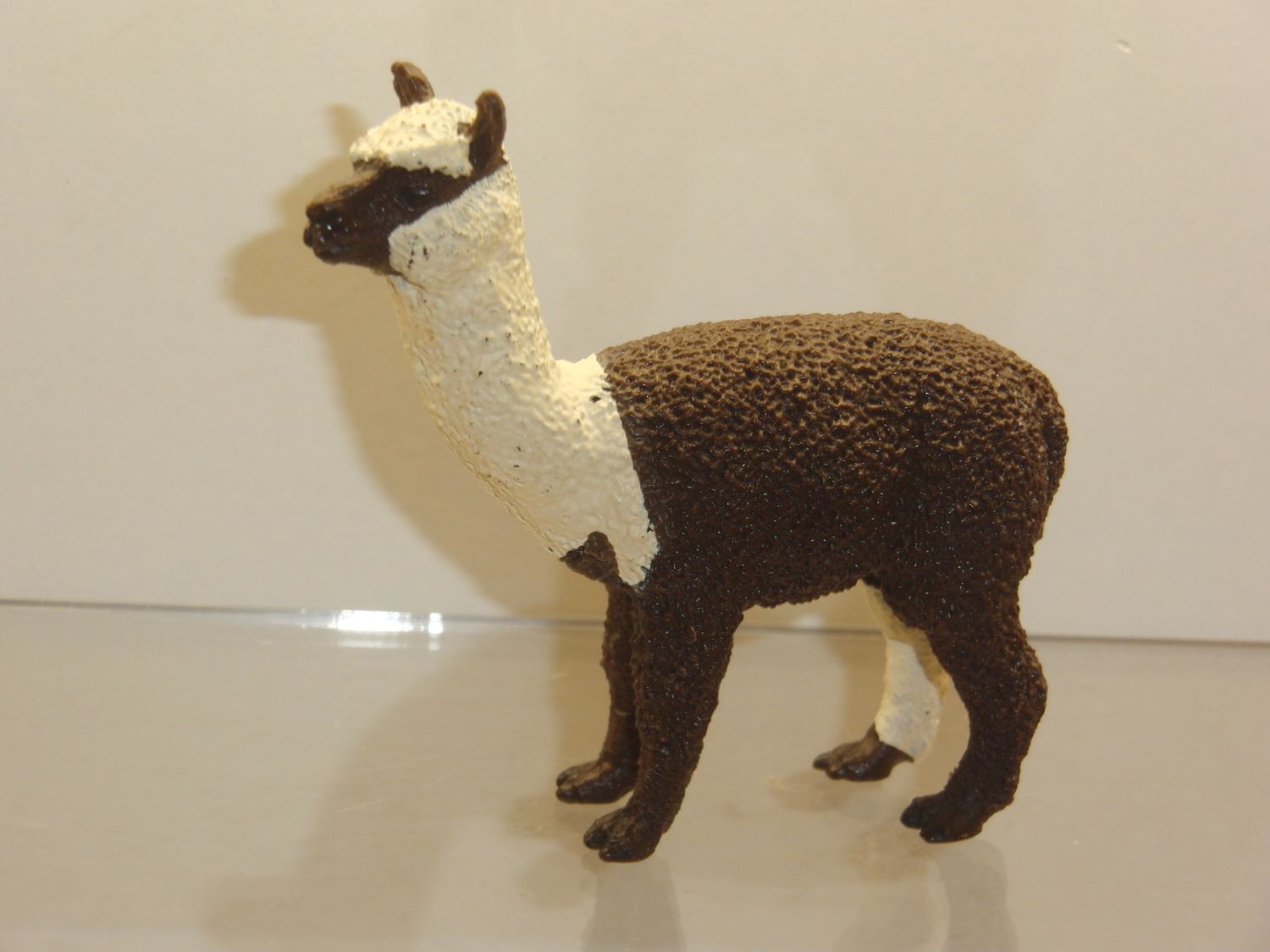 Schleich: 13704 Alpaka Stute Schleich: 13704 Alpaka Stute