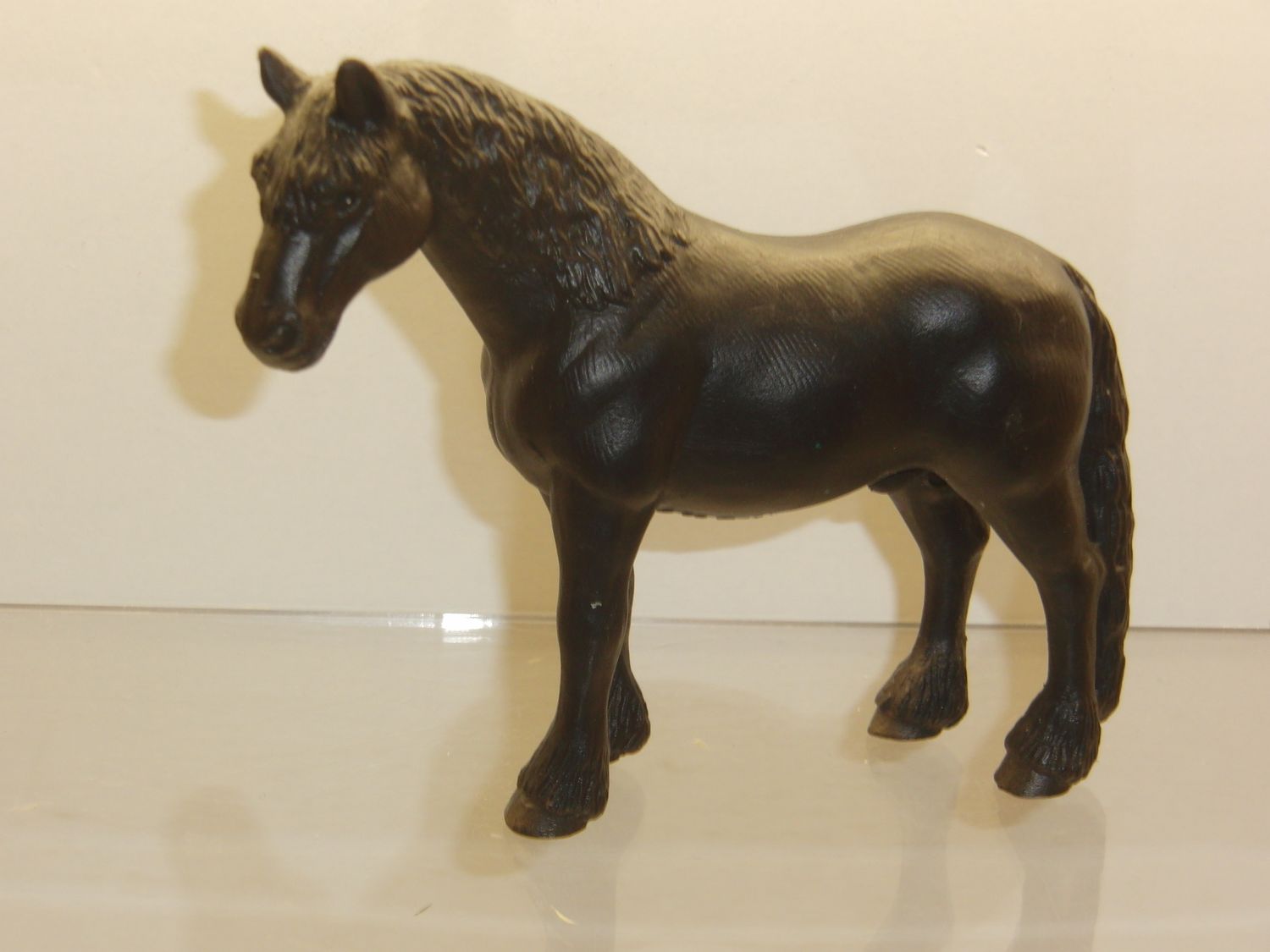 Schleich: 13242 Friesenhengst Schleich: 13242 Friesenhengst