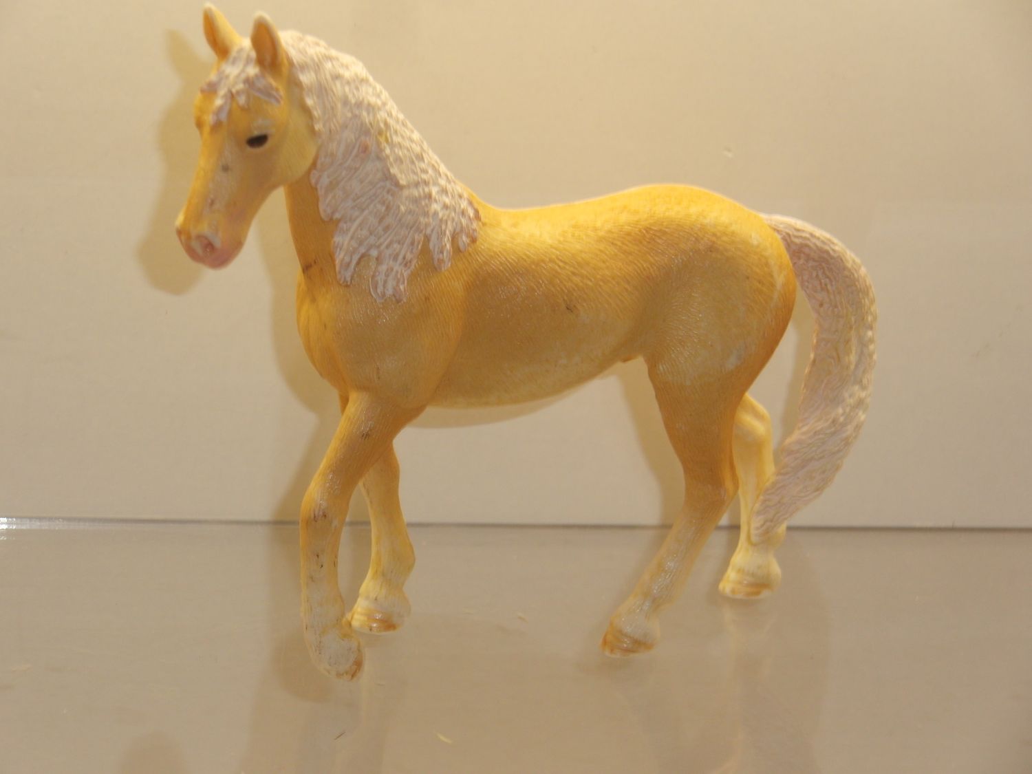 Schleich: 13911 Achal Tekkiner Hengst Schleich: 13911 Achal Tekkiner Hengst
