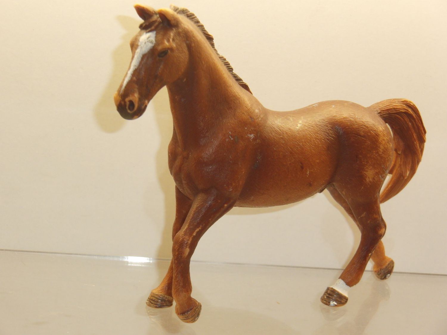 Schleich: hellbrauner Hengst 2013 Schleich: hellbrauner Hengst 2013