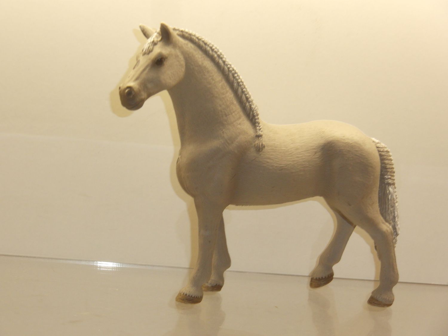 Schleich: graue Stute mit geflochteter Mähne 2019 Schleich: graue Stute mit geflochteter Mähne 2019