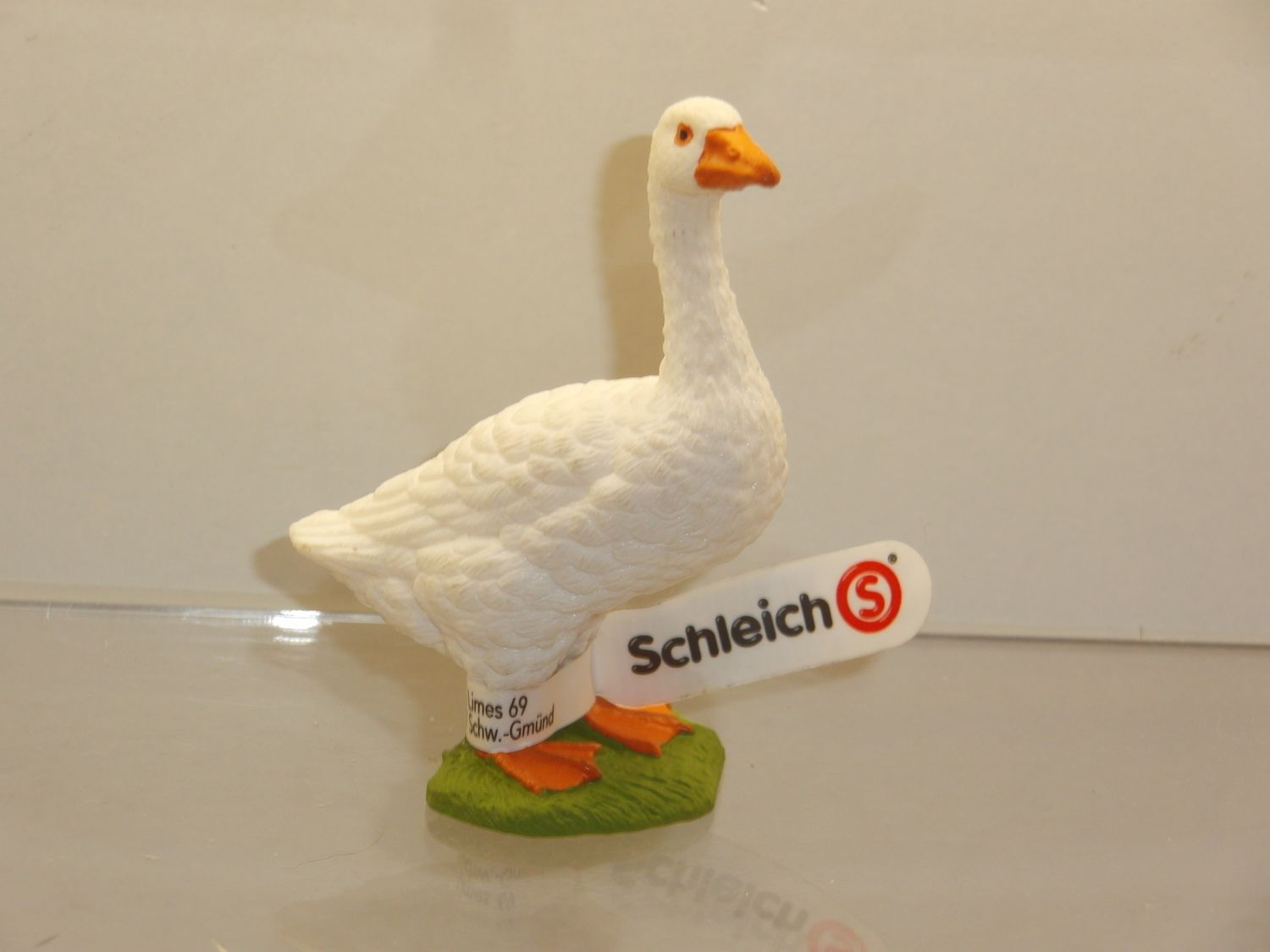 Schleich: 13799 (17063) Gans mit Fähnchen Schleich: 13799 (17063) Gans mit Fähnchen
