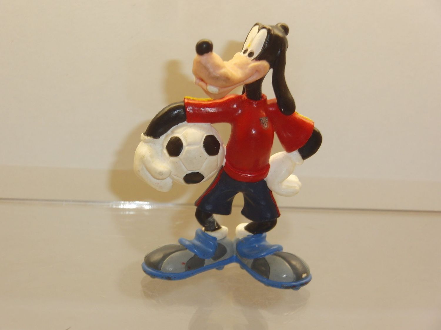Disney: Goofy: Bullyland: Goofy mit Fußball Disney: Goofy: Bullyland: Goofy mit Fußball