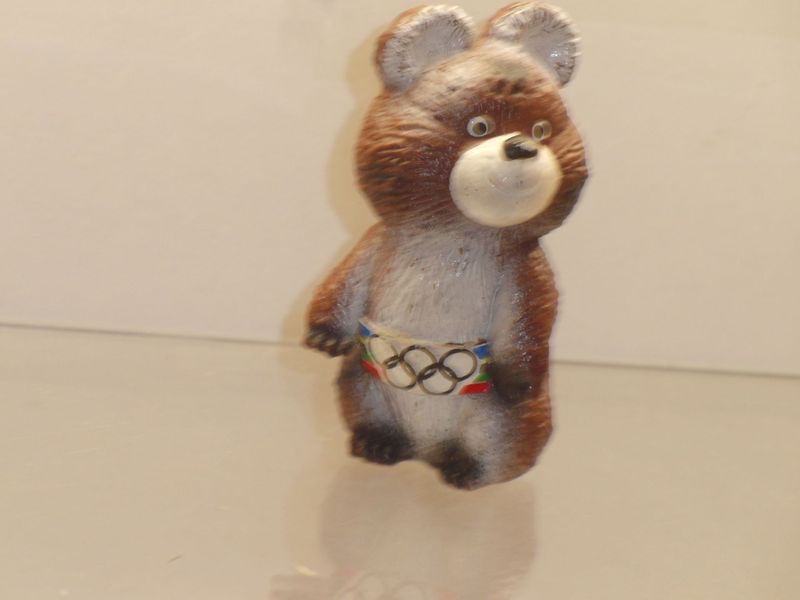 Werbefiguren: Olympische Spiele Moskau 1980: Maskottchen Mischa als Spitzer-Figur Werbefiguren: Olympische Spiele Moskau 1980: Maskottchen Mischa als Spitzer-Figur