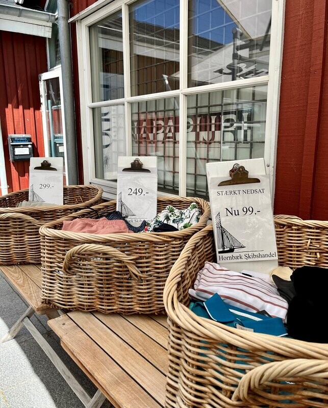 Udvalgte T-shirts og toppe