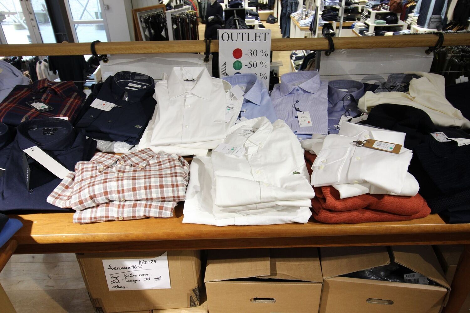 Forskellige skjorter fra Hornbæk Skibshandel Outlet