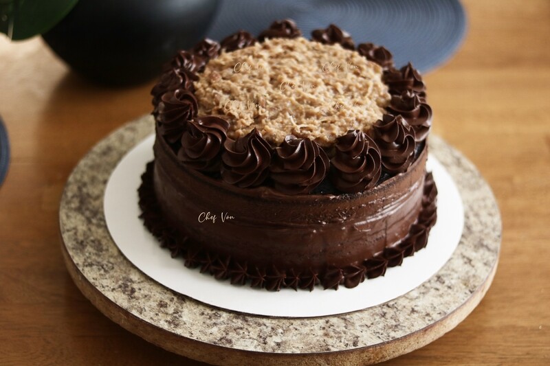 GERMAN CHOCOLATE CAKE 9 INCH - 2 LAYER