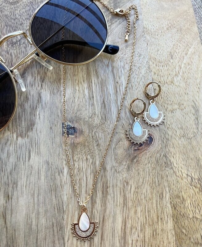Collier Arev