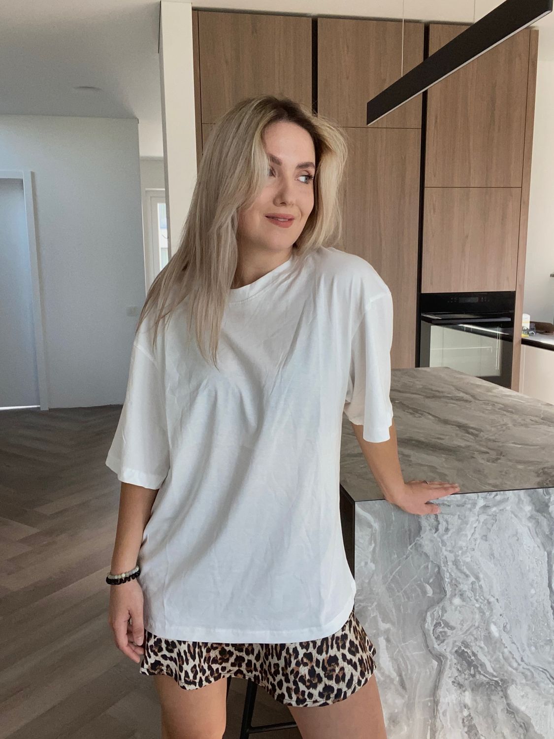 Oversized medvilnės marškinėliai