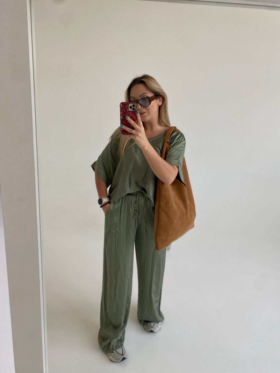 Oversized laisvalaikio kostiumėlis