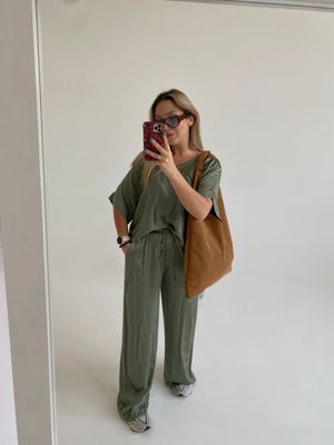 Oversized laisvalaikio kostiumėlis
