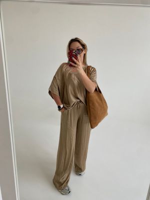 Oversized laisvalaikio kostiumėlis