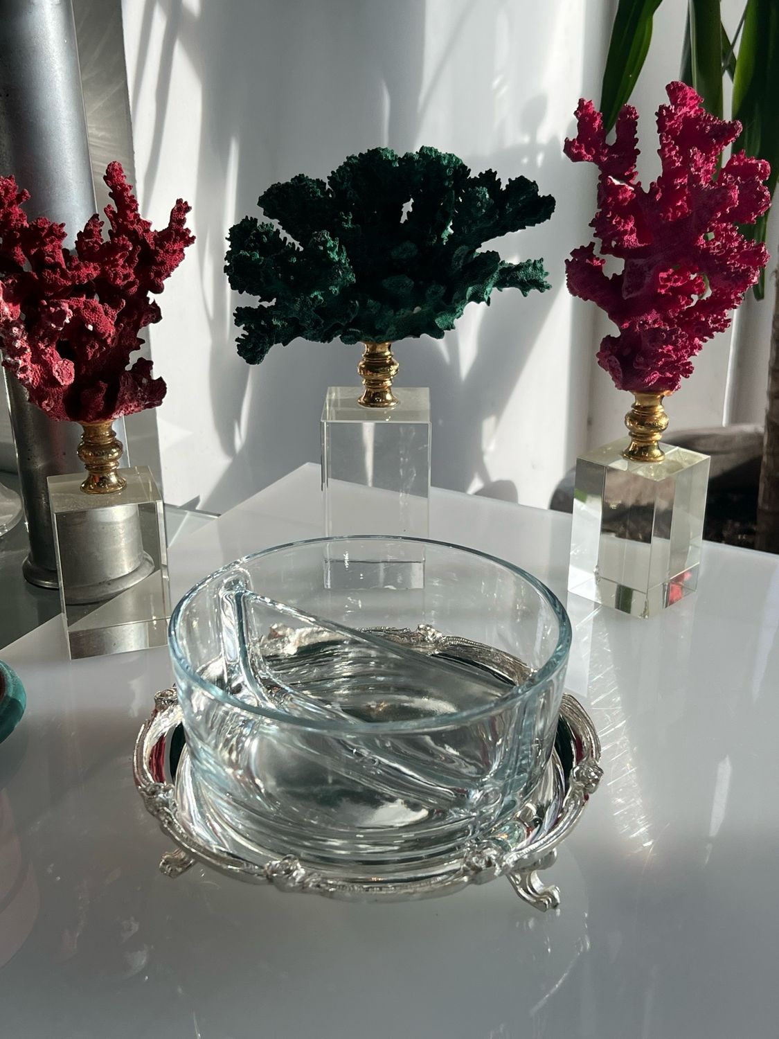 Nuts bowl with tray