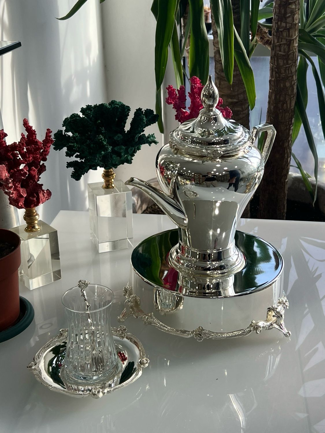 Tea pot with the heater 