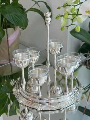 Luxury Arabic Coffee Cup Holder – Circular Design with Ornate Base 