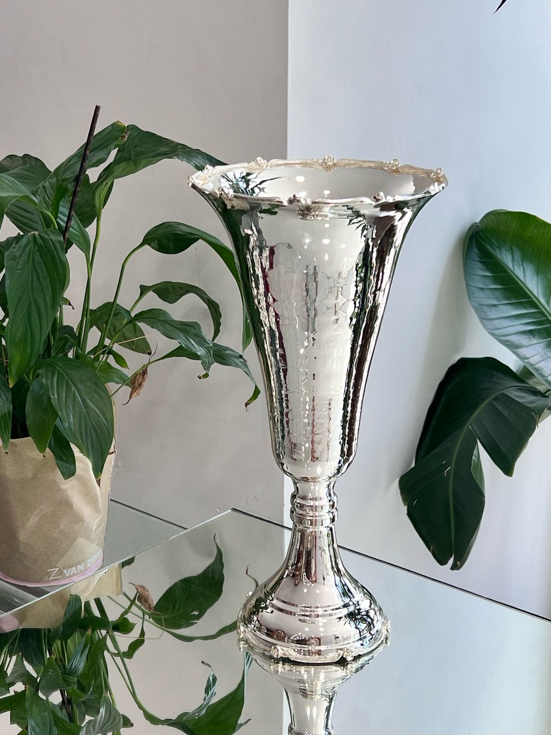 Flower copper Vase with Classic Decorative Rim