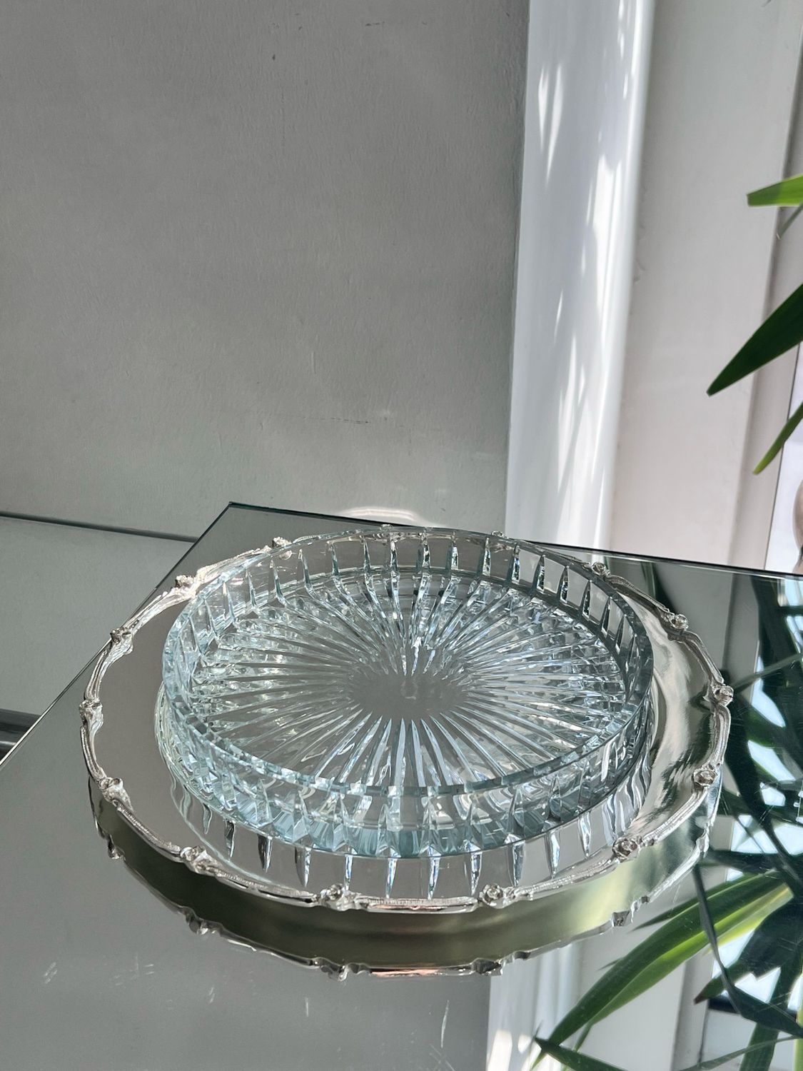 Luxury Crystal Serving Plate with Silver-Plated Base