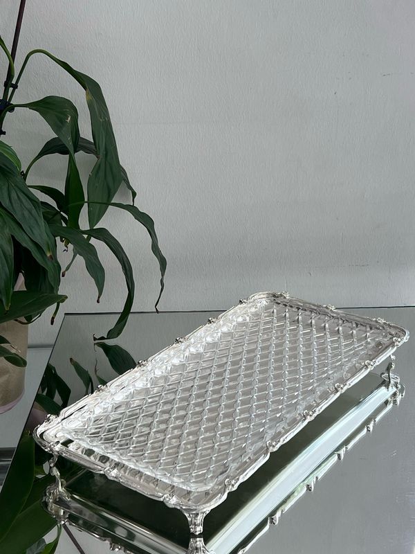 Rectangular Crystal Serving Tray with Ornate Silver Base – 42×21 cm