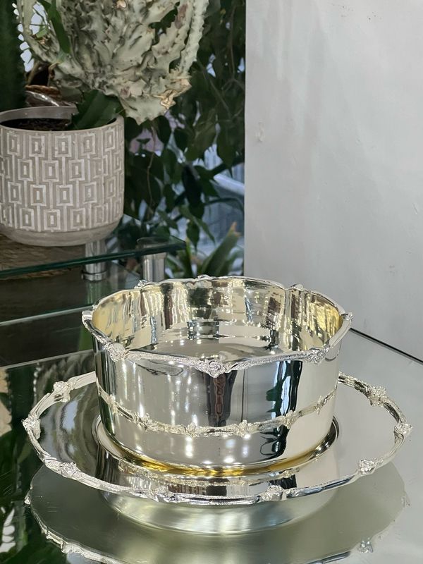  Silver-Plated Serving Bowl with Decorative Base