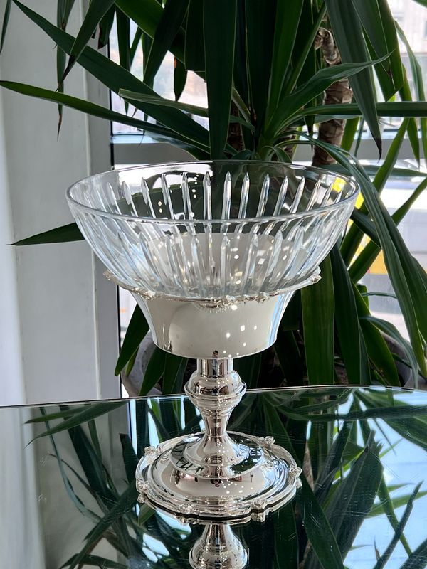 Luxury Glass Salad &amp; Fruit Bowl – With Detachable Silver-Plated Base