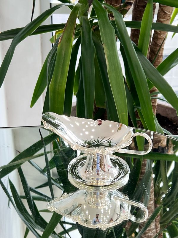 Elegant Silver-Plated Sauce Boat with Pedestal Base 