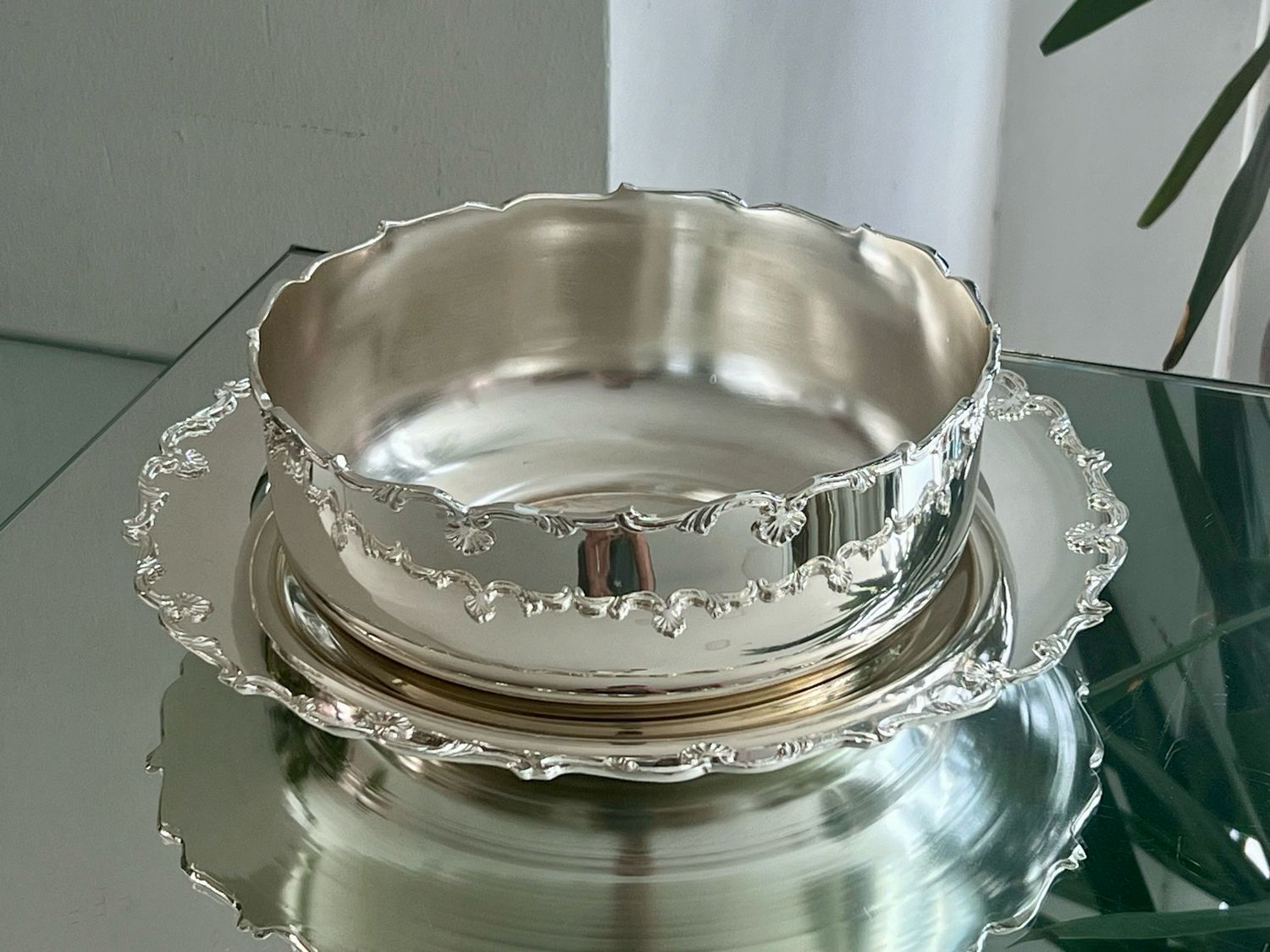 Round Serving Bowl with Base – Model istiridye