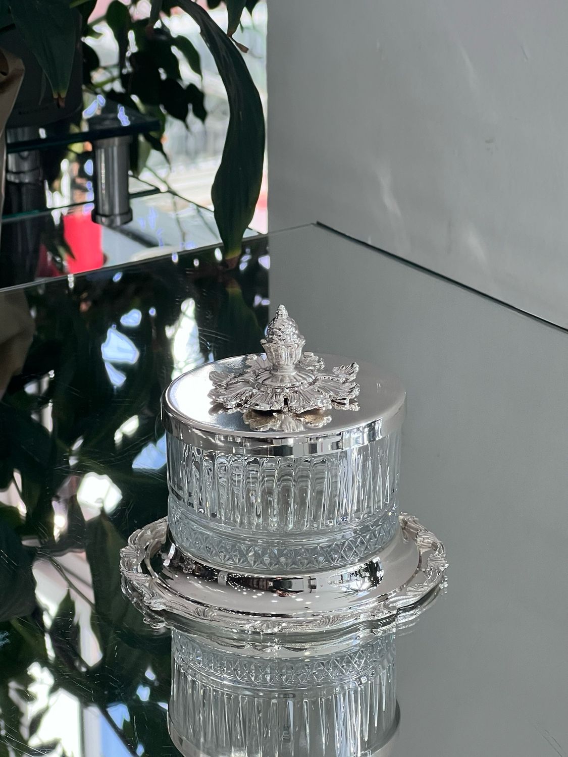 Engraved Glass Serving Jar with Ornate Lid – Model istiridye