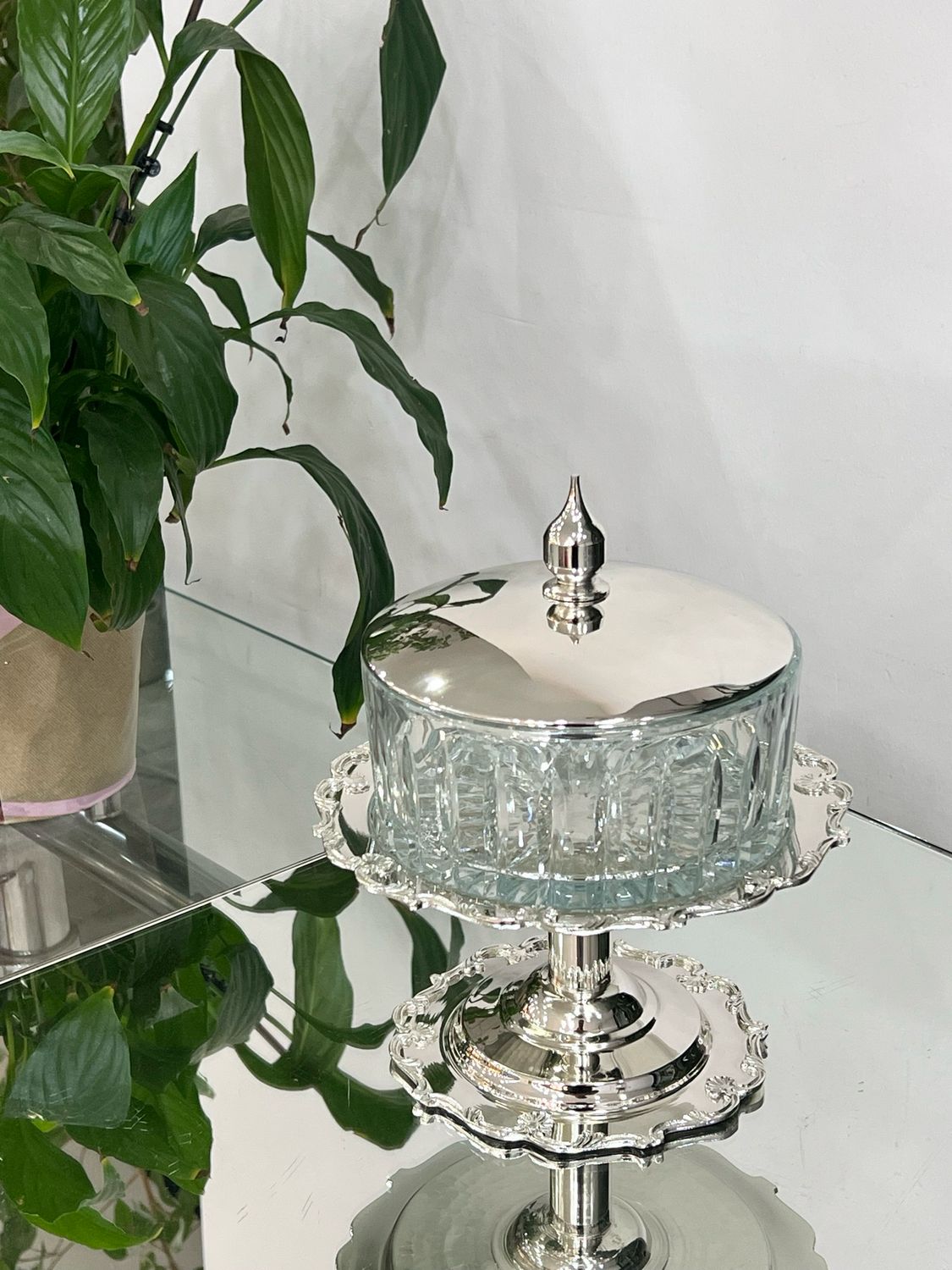 Glass Serving Stand with Lid – Istiridye Model