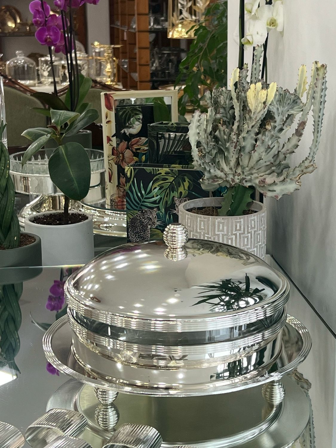 Serving Dish – Lines Model with Lid