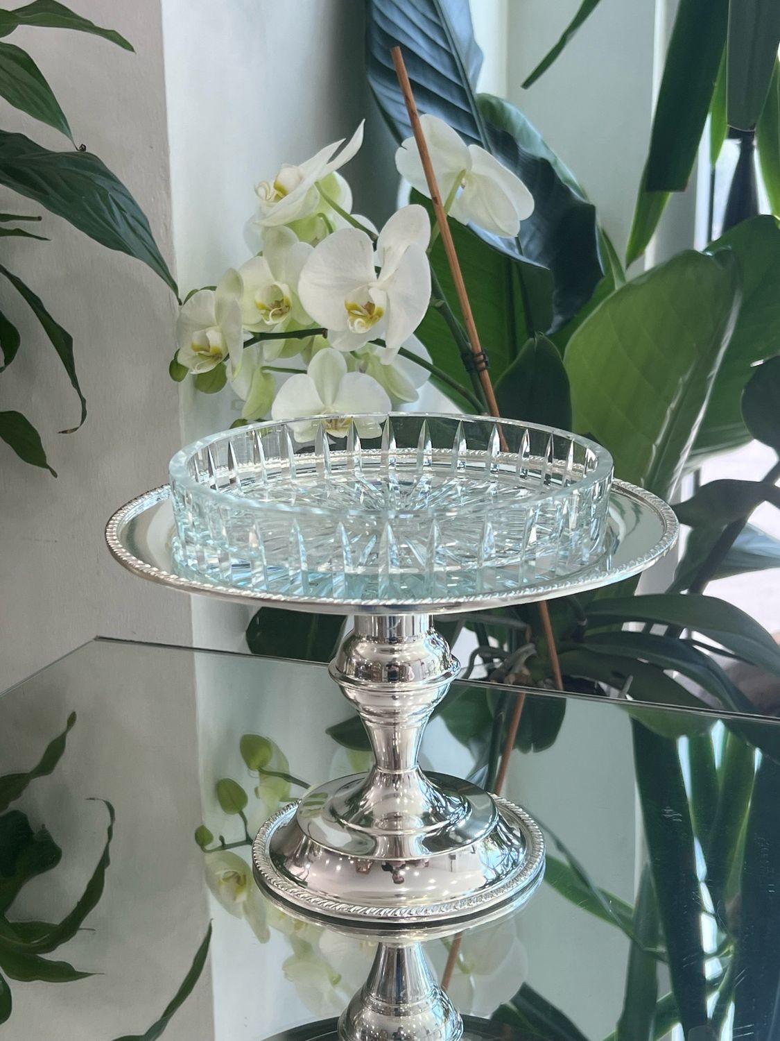 Serving Stand Engliz model – Classic Raised Design