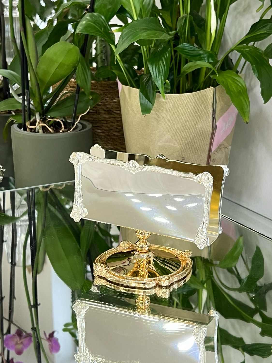 Gül Model Napkin Holder – Silver-Plated Body with Golden Base